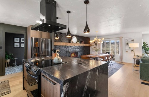 Reno House | Stylish Southwest Pool Table Foosball Bar & Grill