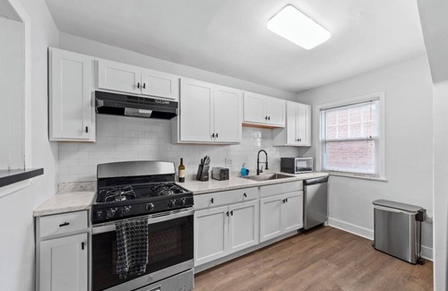 Cleveland House | Stylish & Spacious 4-bedroom house