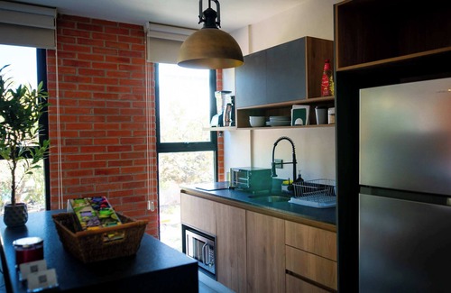 Lafayette Apartment | Stylish Space in Americana w/Pool| Duna S.