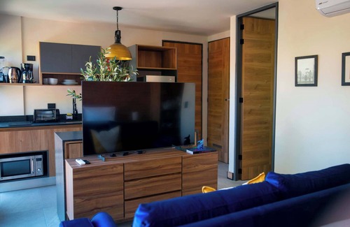 Lafayette Apartment | Stylish Space in Americana w/Pool| Duna S.