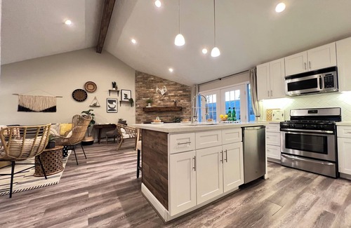 Barker House | Stylish Space near Katy Asian Town for LONG TERM