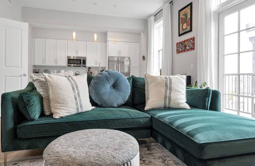 Central Business District Apartment | Stylish St Charles Pad - Parking, Pool, & Balcony!