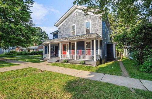 Valparaiso Apartment | Stylish Stay, Apartment 2N. Downtown Cozy Quarters
