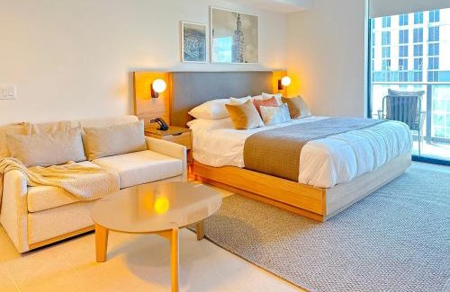 Downtown Miami Apartment | Stylish Studio in the heart of vibrant Downtown- Daily resort fee and parking not included