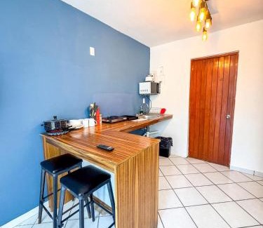 Zona Hotelera Apartment | Stylish Studio w/Ocean Access