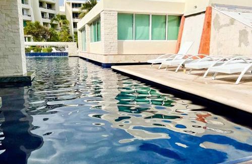 Zona Hotelera Apartment | Stylish Studio w/Ocean Access