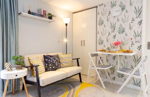Datchet Apartment | Stylish Studio-Walk to Windsor/Eton/Thames with Car Park