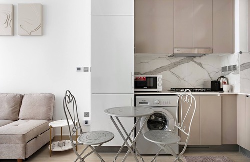 Za'abeel 2 Apartment | Stylish Studio with Gym, Pool and Kid's Playground