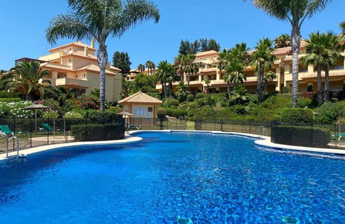 Nueva Andalucia Apartment | Stylish, Stunning sea views, Luxury complex, Short walk to beach - Puerto Banus!
