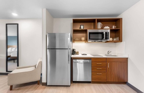 Cheyenne Hotel | Stylish Suite w/Modern Design & Practical Features for Business Travelers