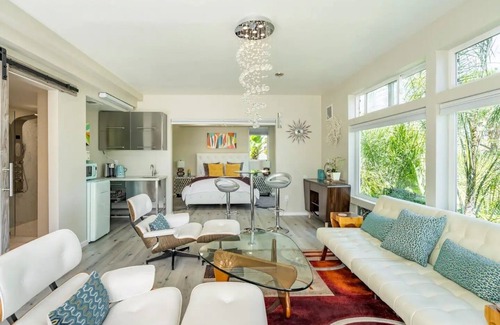 San Rafael Apartment | Stylish Suite with VIEWS - Spacious Luxury, Stylish Suite with VIEWS - Luxury Retreat