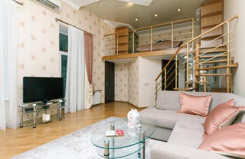 Khreshchatyy Yar Apartment | Stylish two-level flat 2 min from Khreschatyk