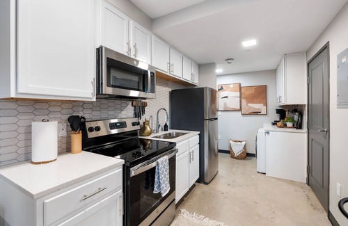 Five Points South Apartment | Stylish Uptown, Downtown Living Apartment With Free Off Road Parking