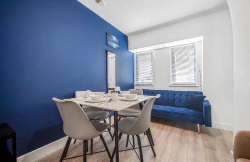 Coventry Apartment | Stylish Urban Retreat With TV and WFH Desk and Fans
