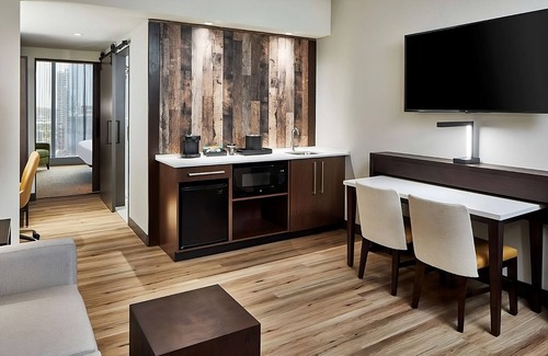 Sobro Hotel | Stylish Urban Stay in Downtown Nashville! Kitchenette, Pool, Pets Allowed!