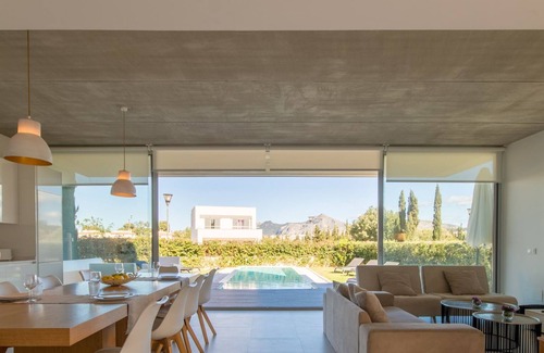 es Bacares Villa | Stylish Villa Barcares Suit near Beach & Town