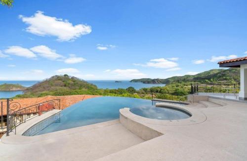 Potrero House | Stylish Villa with Brand-New Furniture, Panoramic Ocean Views, and Infinity Swimming Pool & Hot Tub