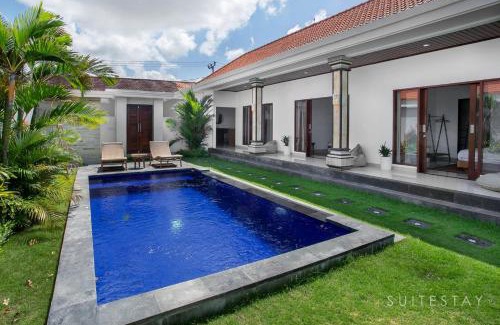 Mengwi Villa | Stylish Villa With Open Grass-field View