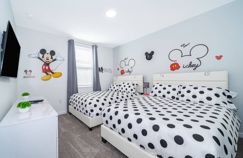 Four Corners Resort | Stylish Waterpark Resort Near Orlando Parks