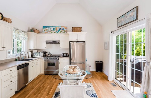 South Chatham House | Stylishly Furnished Home- Access to Pleasant Street Beach