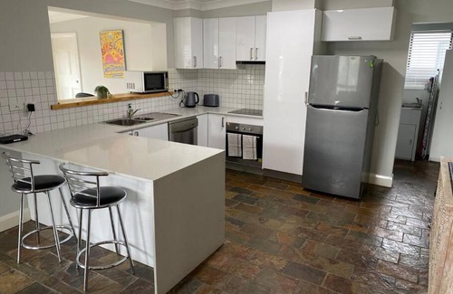 Orange East House | Stylishly renovated bungalow