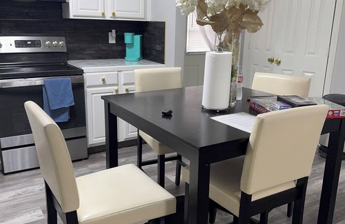 Mid City South House | Stylist 3BR Clean&Ready Home nr Plants/Shops/DT&Colleges