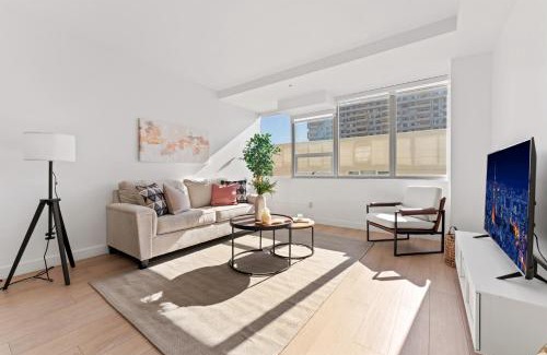Wilshire Center Apartment | Stylist Downtown LA Gateway- 1BD Apartment