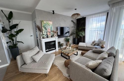 Piecki-Migowo Apartment | Stylowy Apartament - Central Park - Widok na Miasto - 11 Piętro - Słoneczny