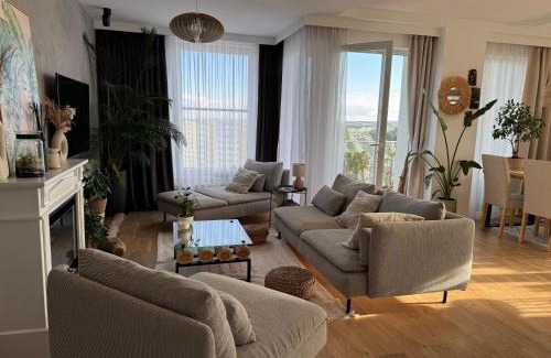 Piecki-Migowo Apartment | Stylowy Apartament - Central Park - Widok na Miasto - 11 Piętro - Słoneczny