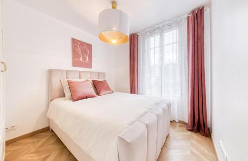 Les Pavillons-sous-Bois Apartment | Sublime appt Cosy Disney Paris