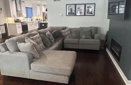 East Beverly House | Suburban Feel with a City Vibe