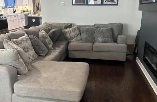 East Beverly House | Suburban Feel with a City Vibe