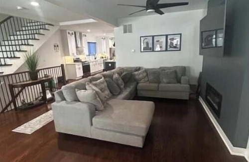 East Beverly House | Suburban Feel with a City Vibe