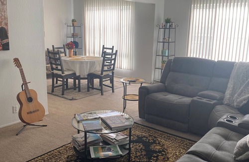 Westlake House | Suburban San Francisco Home 25 minutes for Downtown!