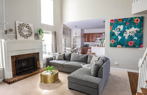 Charlotte House | Suburban Sanctuary Retreat