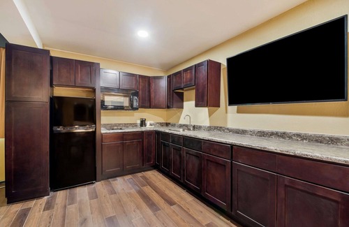 Cheektowaga Hotel | Suburban Studios Buffalo Airport