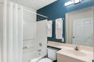 Lakeland Hotel | Suburban Studios Lakeland North I-4