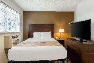 Lakeland Hotel | Suburban Studios Lakeland North I-4