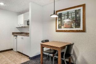 Lakeland Hotel | Suburban Studios Lakeland North I-4
