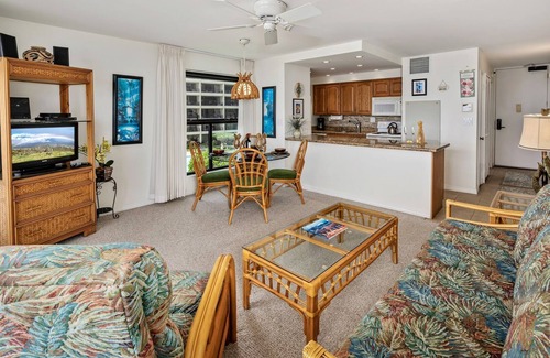 Kihei Condo | Sugar Beach 314 Front Row Ocean Views in Beautifully Upgraded Beachfront Condo