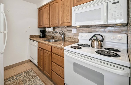 Kihei Condo | Sugar Beach 314 Front Row Ocean Views in Beautifully Upgraded Beachfront Condo