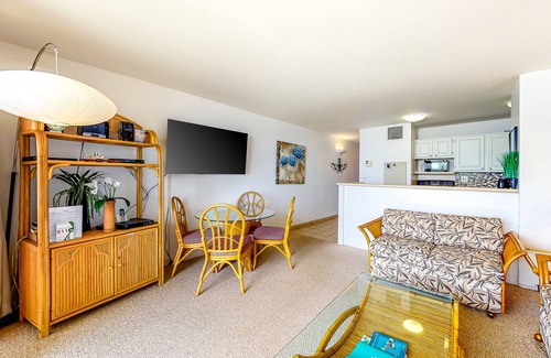 Kihei House | Sugar Beach Resort Condo w/Shared Pool/Hot tub, Private W/D-Surf, Bike, Golf