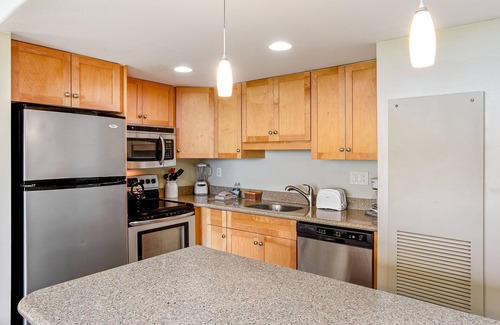 Kihei House | Sugar Beach Resort condo with ocean view, AC - surf, bike & golf