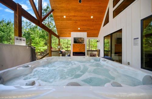 Broken Bow House | Sugar Bear Den Stay for 10