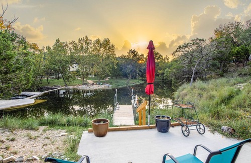 Wimberley House | Sugar Loaf Cabin on a Semi-Private Lake