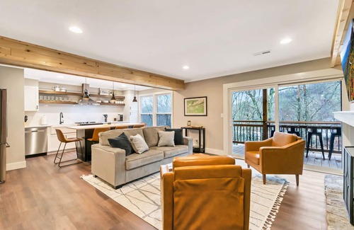 Sugar Mountain Condo | Sugar Mtn condo walkable to golf course. Smart TVs, king bed. Beat summer heat!