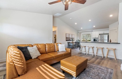 Nampa House | Sugar St. Nampa Home | Hot Tub | Greenbelt | Downtown