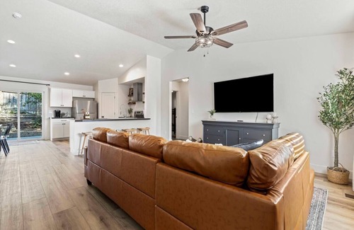 Nampa House | Sugar St. Nampa Home | Hot Tub | Greenbelt | Downtown