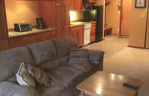 Carrabassett Valley Apartment | Sugarloaf Ski In Ski Out Sugartree Studio
