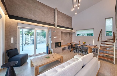 Rethymno Villa | Suitable For Families With Children, Groups Of Friends, Professionals, Friends